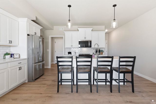 5625 Goheen Drive, Manhattan, KS 66503