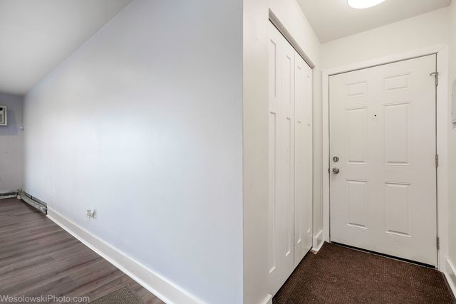 147 W Elk Trail 147, Carol Stream, IL 60188
