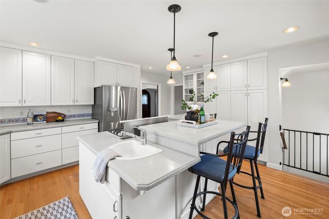 1215 N Alder Street, Tacoma, WA 98406