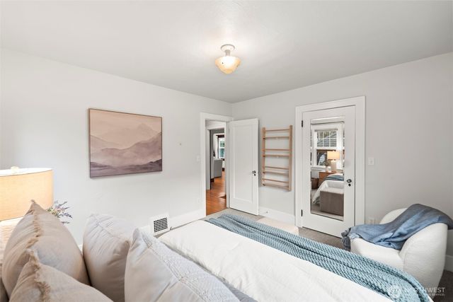 1215 N Alder Street, Tacoma, WA 98406