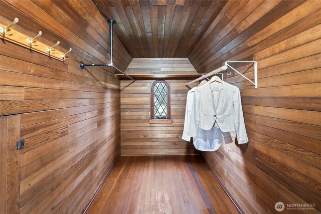 1215 N Alder Street, Tacoma, WA 98406