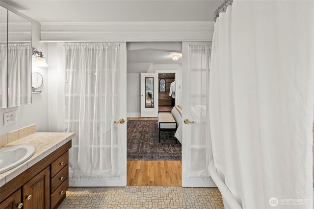 1215 N Alder Street, Tacoma, WA 98406