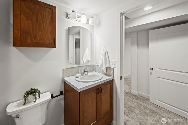 1215 N Alder Street, Tacoma, WA 98406