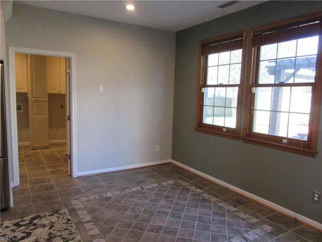 416 Iron Bridge LN, Chesapeake, VA 23323