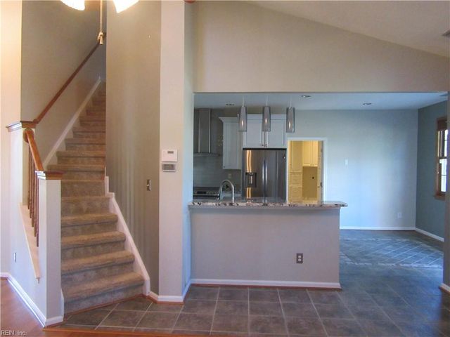 416 Iron Bridge LN, Chesapeake, VA 23323