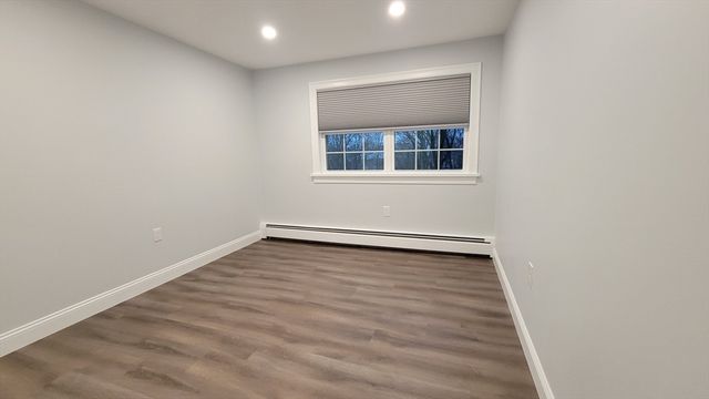 70 Farrwood Ave 11, North Andover, MA 01845