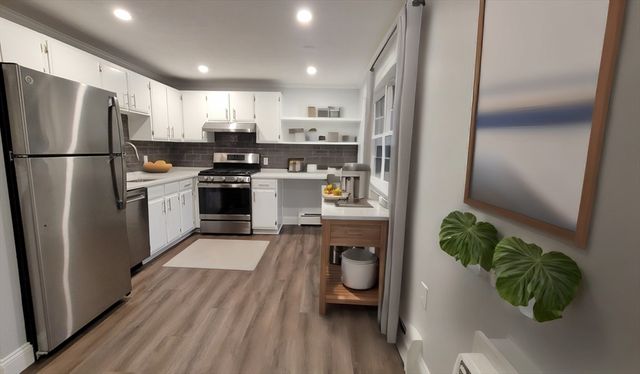 70 Farrwood Ave 11, North Andover, MA 01845