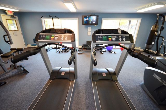 70 Farrwood Ave 11, North Andover, MA 01845