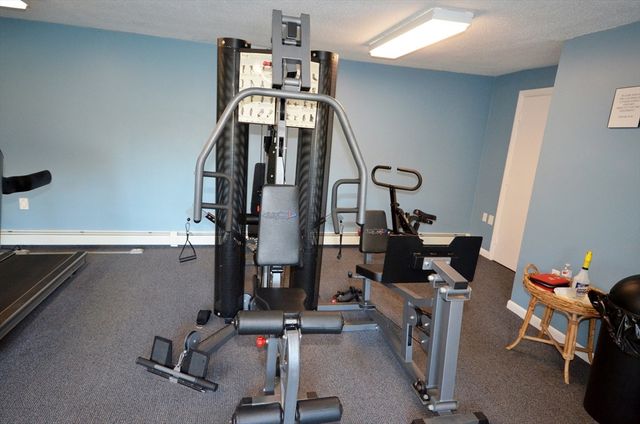 70 Farrwood Ave 11, North Andover, MA 01845