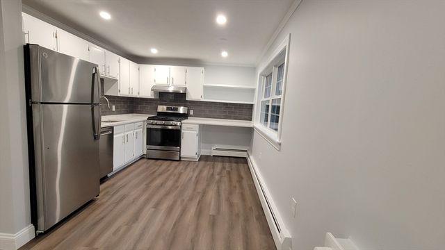 70 Farrwood Ave 11, North Andover, MA 01845