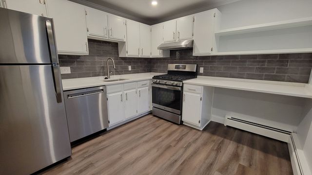 70 Farrwood Ave 11, North Andover, MA 01845