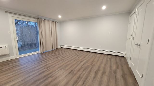 70 Farrwood Ave 11, North Andover, MA 01845