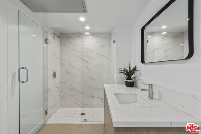 10918 Camarillo Street 301, North Hollywood, CA 91602