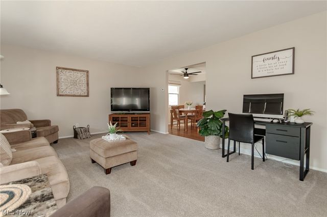 5600 Reef Road, Mentor On The Lake, OH 44060