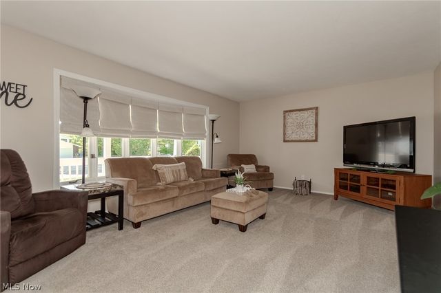 5600 Reef Road, Mentor On The Lake, OH 44060