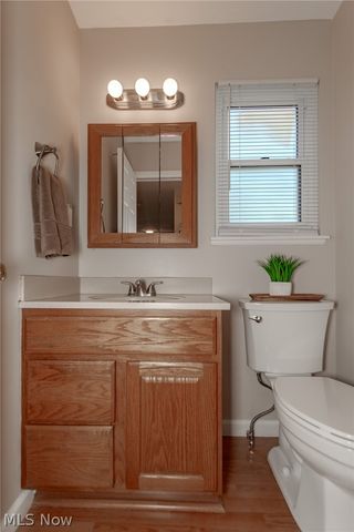 5600 Reef Road, Mentor On The Lake, OH 44060