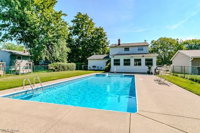 5600 Reef Road, Mentor On The Lake, OH 44060