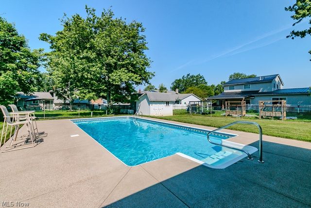 5600 Reef Road, Mentor On The Lake, OH 44060