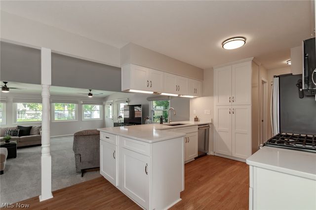 5600 Reef Road, Mentor On The Lake, OH 44060