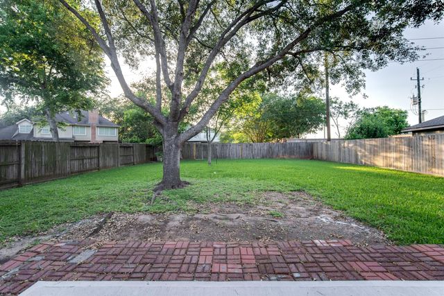 2710 Double Lake Drive, Missouri City, TX 77459