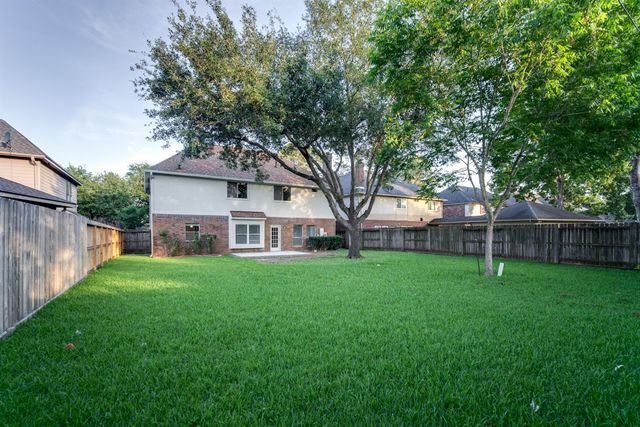 2710 Double Lake Drive, Missouri City, TX 77459