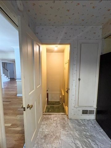 2332 Nolen Drive, Flint, MI 48504