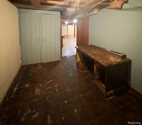 2332 Nolen Drive, Flint, MI 48504