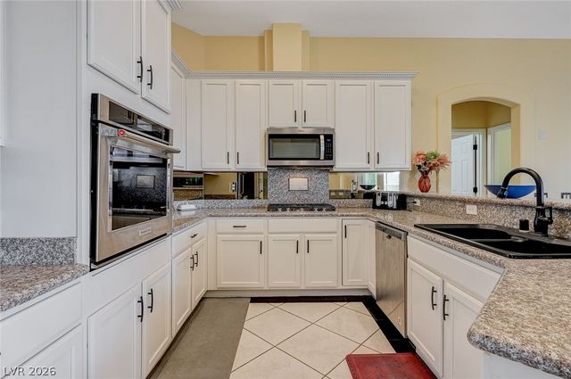 10800 Cedar Forest Avenue, Las Vegas, NV 89144