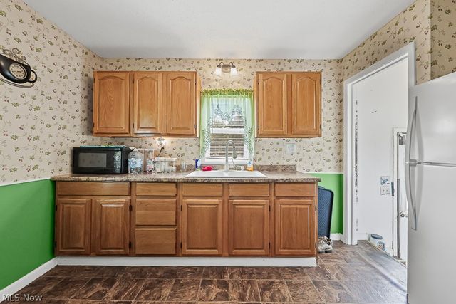 1235 Elm Street, Sebring, OH 44672