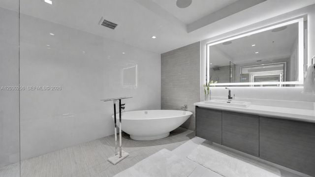 330 Sunny Isles Blvd 5-1107, Sunny Isles Beach, FL 33160