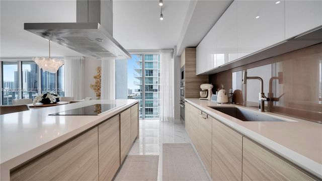 330 Sunny Isles Blvd 5-1107, Sunny Isles Beach, FL 33160