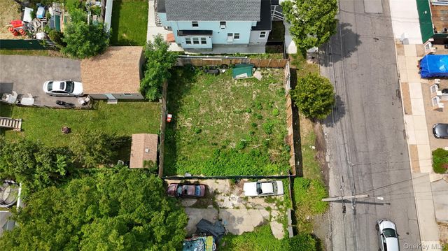 829 Dean Avenue, Bronx, NY 10465