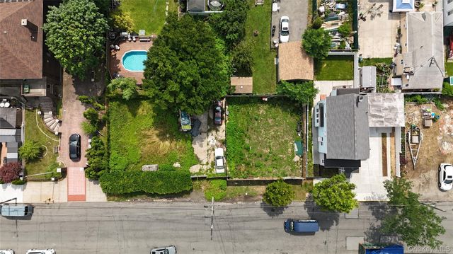 829 Dean Avenue, Bronx, NY 10465