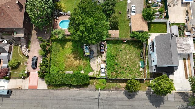 829 Dean Avenue, Bronx, NY 10465
