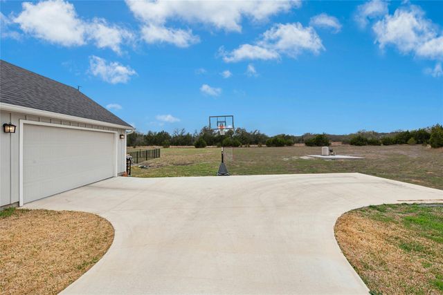195 Rosebud Ranch RD, Bertram, TX 78605