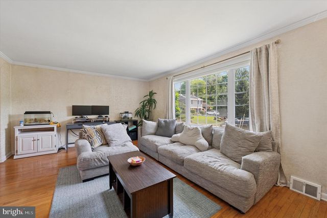 4946 JAMES PL, Brookhaven, PA 19015