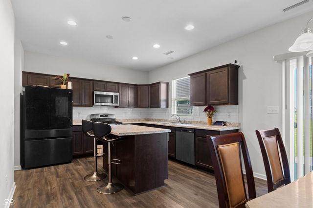 6843 Arrowhead Drive, Brownsburg, IN 46112