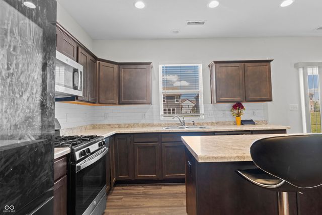 6843 Arrowhead Drive, Brownsburg, IN 46112