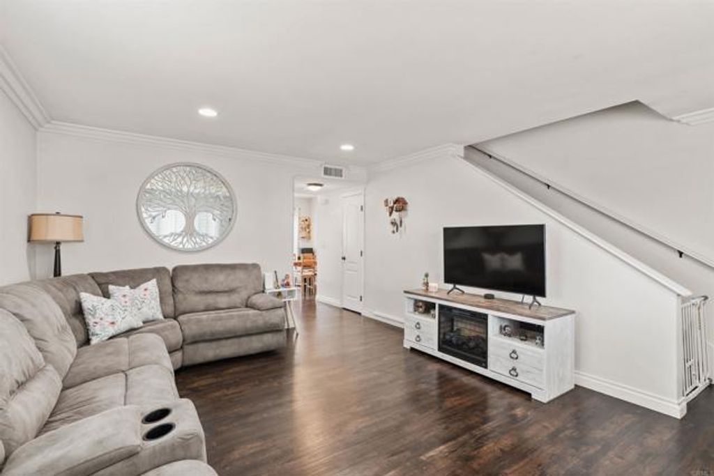 1463 N Broadway A, Escondido, CA 92026