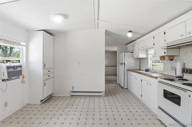 6295 W Green Acres Street, Homosassa, FL 34446