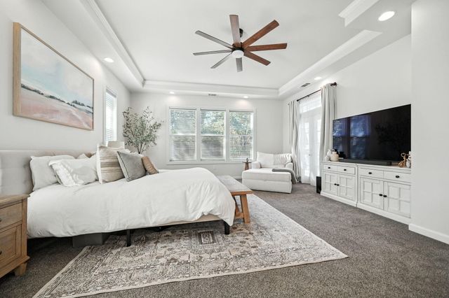 1102 Hope Lane, Redding, CA 96003