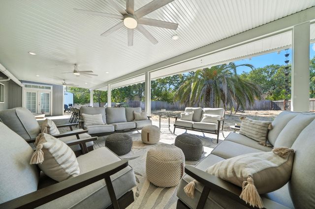 1102 Hope Lane, Redding, CA 96003