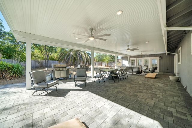 1102 Hope Lane, Redding, CA 96003