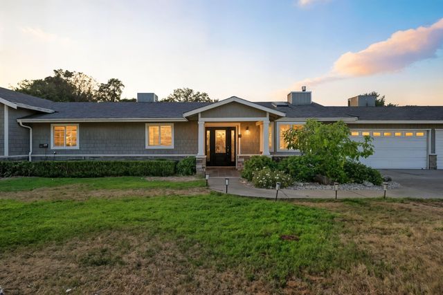 1102 Hope Lane, Redding, CA 96003