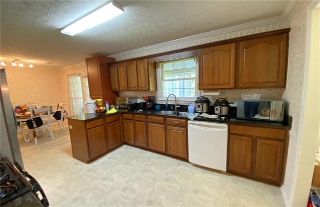 3575 Thrush Court, Loganville, GA 30052