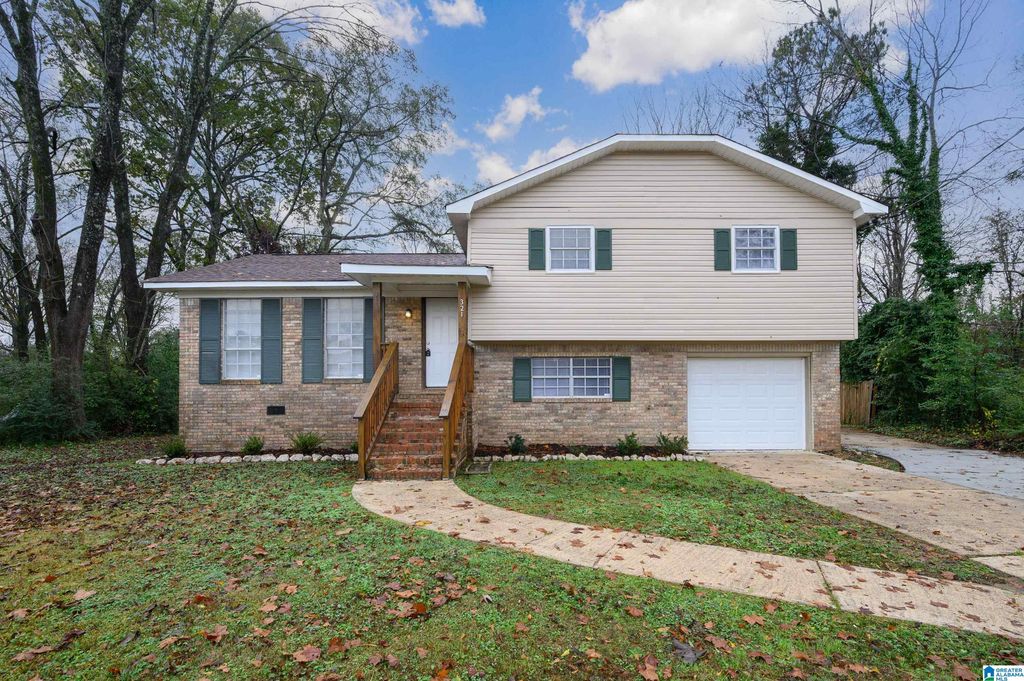 321 JUNE AVENUE, Hueytown, AL 35023