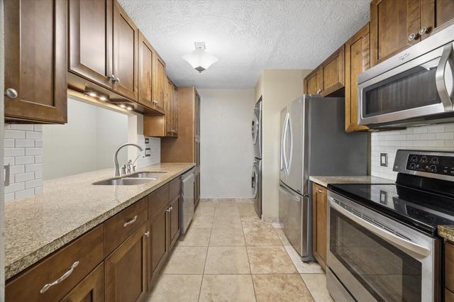 1915 Augusta Drive 43, Houston, TX 77057