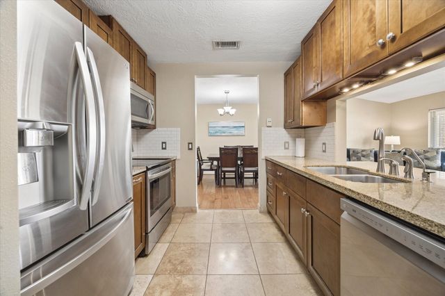 1915 Augusta Drive 43, Houston, TX 77057