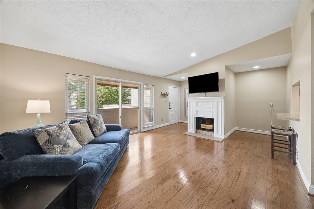 1915 Augusta Drive 43, Houston, TX 77057