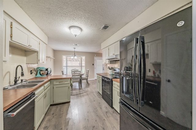 705 Salem Drive, Arlington, TX 76014